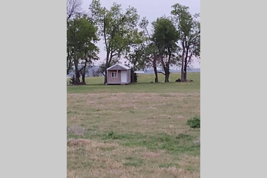 Tiny Cabin At The Donkeyranch Medicine Park Zewnętrze zdjęcie